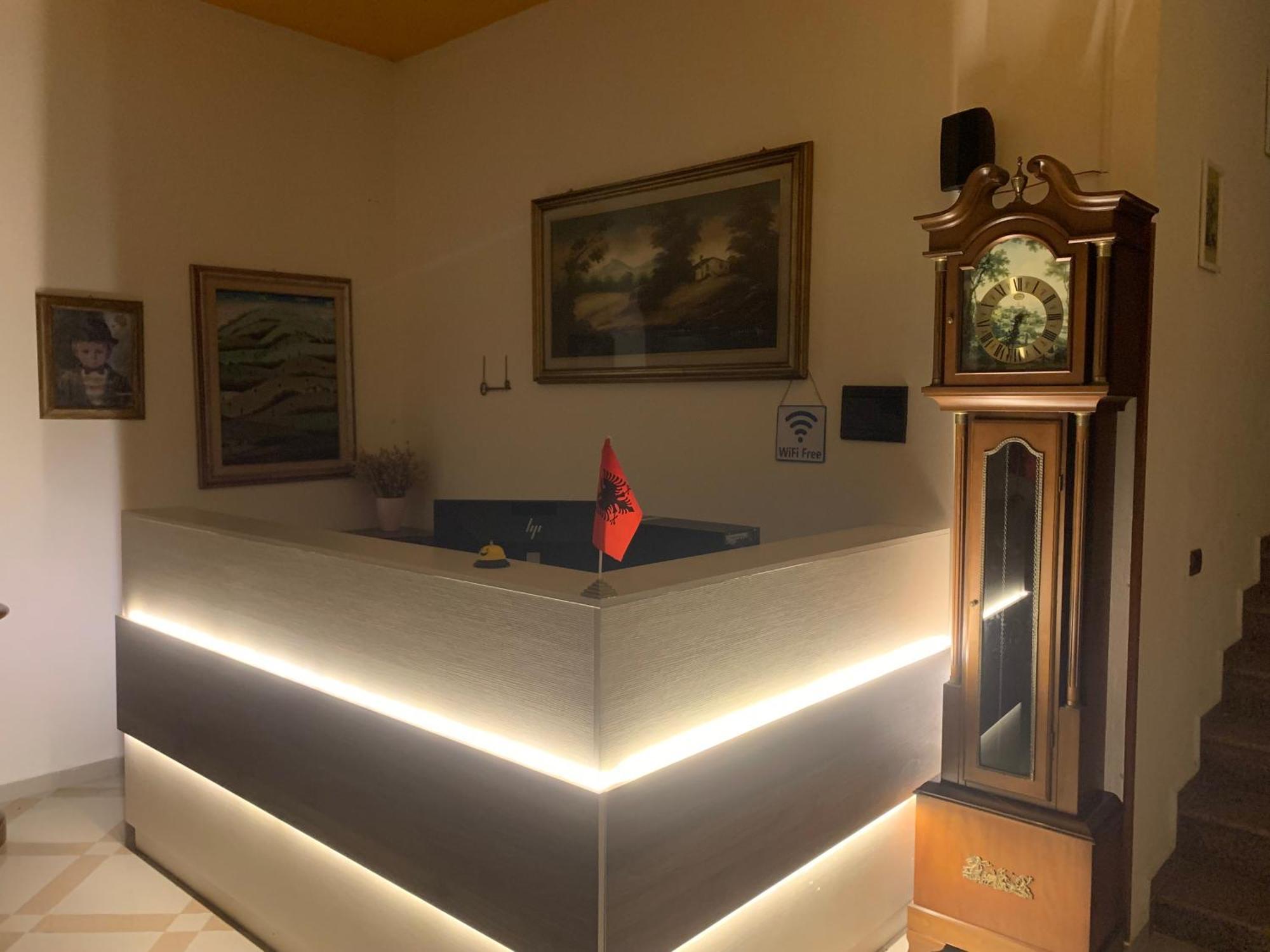 Risus Hotel Голем Екстериор снимка