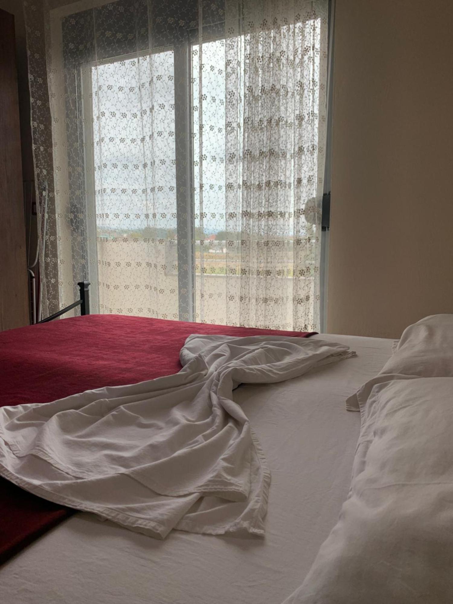 Risus Hotel Голем Екстериор снимка