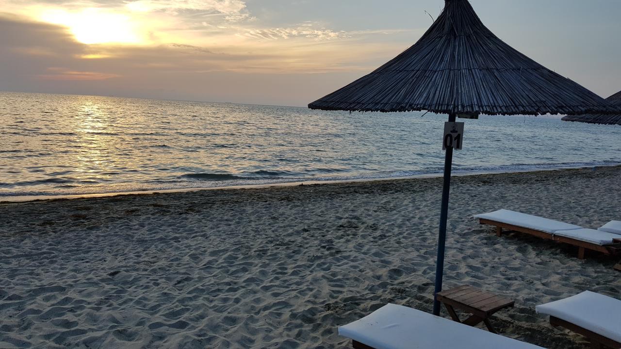 Risus Hotel Голем Екстериор снимка
