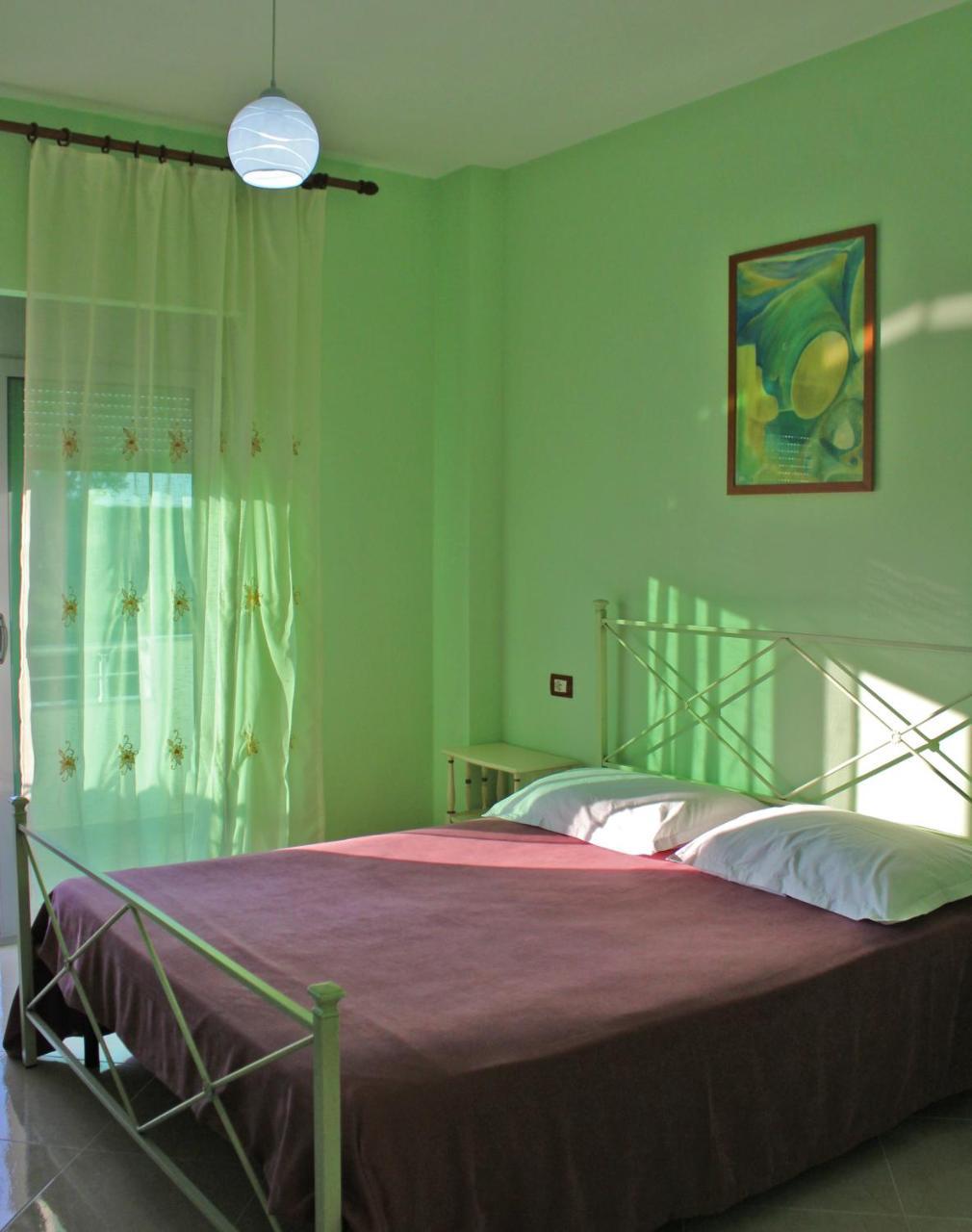 Risus Hotel Голем Екстериор снимка
